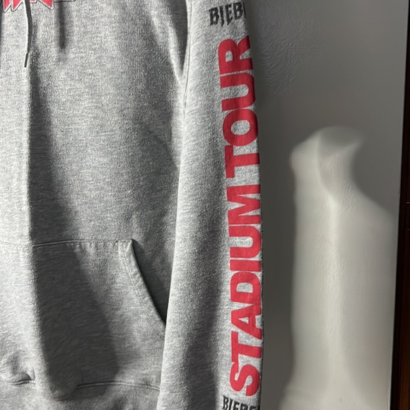 Justin Bieber 2017 official tour merch - Picture 3 of 5